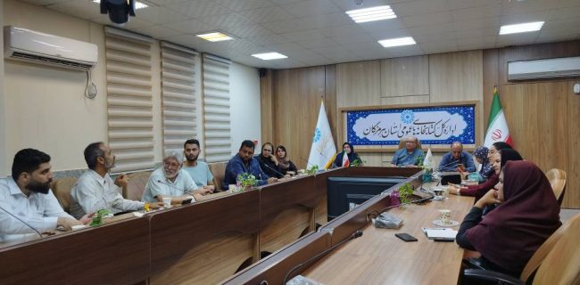 نشست صمیمی اندیشه و ادبیات در بندرعباس؛ جایی که شعر و هم‌فکری درهم آمیختند