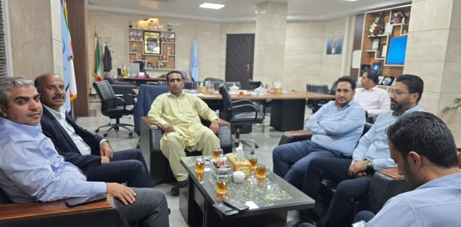 دیدار نماینده مردم هرمزگان در مجلس شورای اسلامی با مدیرکل شیلات هرمزگان دیدار نماینده مردم هرمزگان در مجلس شورای اسلامی با مدیرکل شیلات هرمزگان