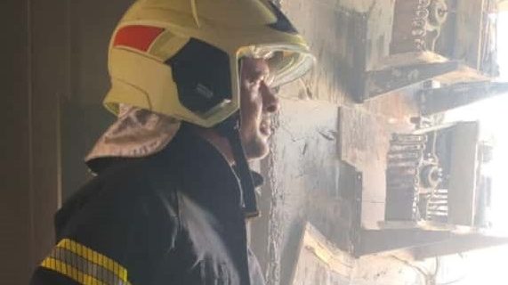 مهار حریق منزل مسکونی و نجات دو نفر از ساکنین در بلوار پدران آسمانی بندرعباس