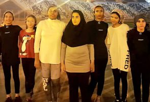 رقابت ورزشی دانش‌آموزان نابینا و کم‌بینای بندرعباس به مناسبت روز دانش‌آموز