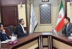 نشست رسمی سرکنسول جمهوری خلق چین در بندرعباس با نماینده وزیر و مدیرکل امور اقتصادی و دارایی هرمزگان