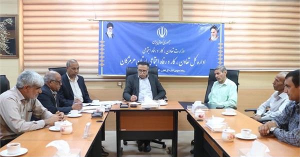 دیدار مدیرکل تعاون، کار و رفاه اجتماعی هرمزگان با اعضای کانون بازنشستگان استان دیدار مدیرکل تعاون، کار و رفاه اجتماعی هرمزگان با اعضای کانون بازنشستگان استان