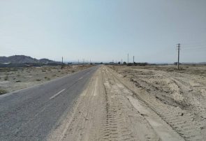 اجرای عملیات شانهسازی محور روستایی «لور – بنهکان» در شهرستان میناب