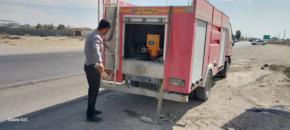 شستشوی تابلوهای علائم ایمنی در محور میناب – سیریک انجام شد شستشوی تابلوهای علائم ایمنی در محور میناب – سیریک انجام شد