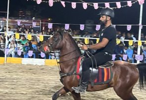 دومین فستیوال شو سواره در شهرستان رودان برگزارشد