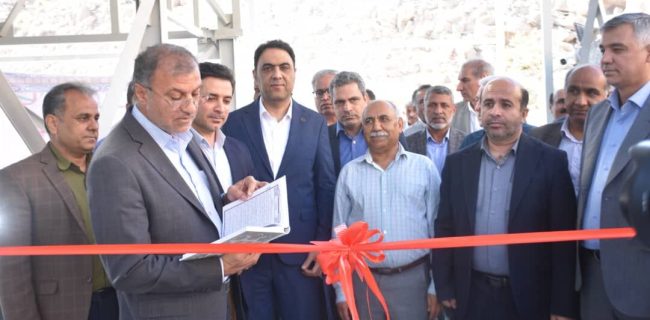 افتتاح نخستین نیروگاه خورشیدی بر فراز استخر در منطقه سیاهو هرمزگان 