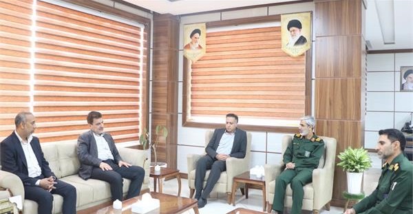 دیدار مدیرکل تعاون، کار و رفاه اجتماعی هرمزگان با فرمانده سپاه امام سجاد (ع) هرمزگان