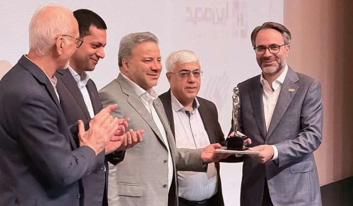 حاتمی مدیر برجسته صنعت فولاد کشور در سال ۱۴۰۴ در بخش دولتی و عمومی شد
