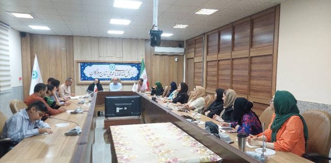 محافل ادبی کتابخانه اندیشه آیت الله خامنه ای بندرعباس با شعر، قصه و لبخند میزبان دوست‌داران کتاب شدند