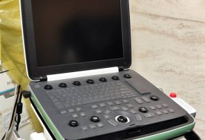 اهدای دستگاه پیشرفته اکو سونوگرافی پرتابل به NICU بیمارستان کودکان بندرعباس