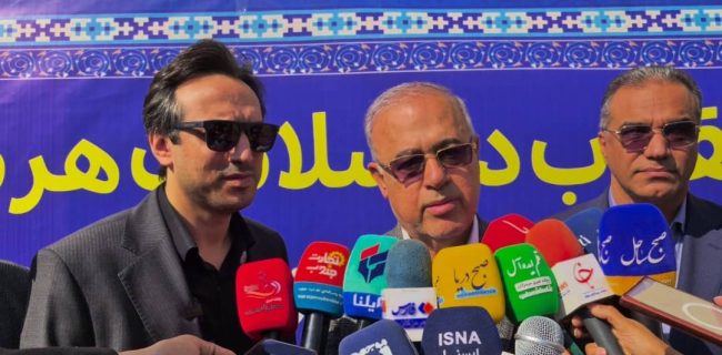 ۳۵ دستگاه پزشکی در خدمت نهضت سلامت هرمزگان+فیلم