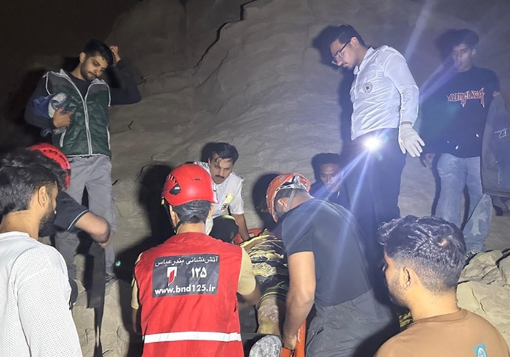 حادثه سقوط از ارتفاع در پارک پنجهعلی حادثه سقوط از ارتفاع در پارک پنجهعلی