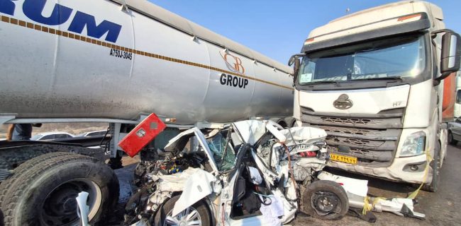 نجات راننده محبوس در سانحه جادهای بلوار شهید رجایی / عملیات رهاسازی آتشنشانی با موفقیت انجام شد نجات راننده محبوس در سانحه جادهای بلوار شهید رجایی / عملیات رهاسازی آتشنشانی با موفقیت انجام شد