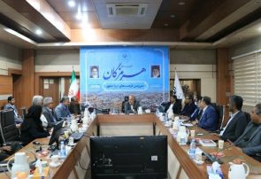 تأکید استاندار هرمزگان بر نگاه راهبردی و ارتقای کیفیت پروژههای عمرانی