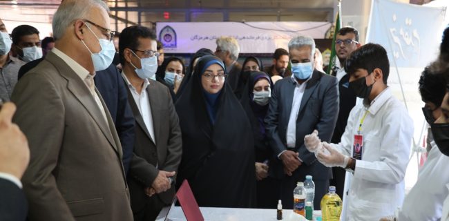 نمایشگاه هفته پژوهش در بندرعباس آغاز به‌کار کرد
