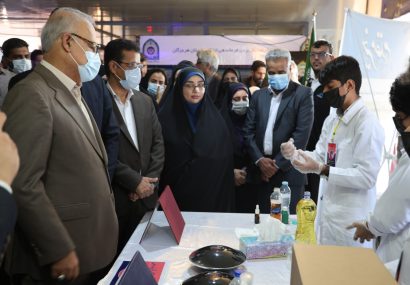 نمایشگاه هفته پژوهش در بندرعباس آغاز بهکار کرد