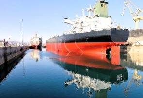 بازگشت مقتدرانه شناور غول‌پیکر به آب‌های ایران پس از بازسازی در ایزوایکو