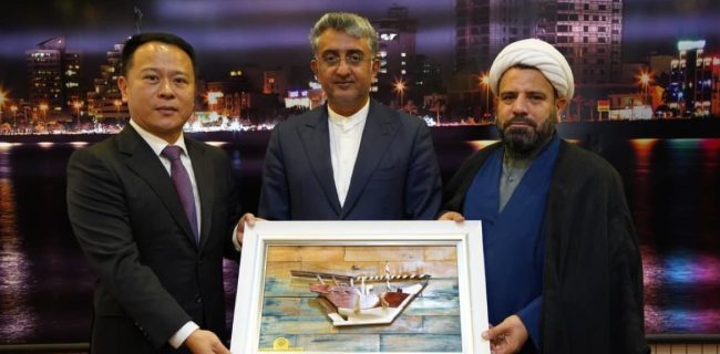 نشست شهردار بندرعباس و رئیس شورای اسلامی شهر با سرکنسول جمهوری خلق چین در بندرعباس نشست شهردار بندرعباس و رئیس شورای اسلامی شهر با سرکنسول جمهوری خلق چین در بندرعباس