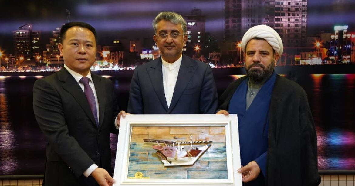 نشست شهردار بندرعباس و رئیس شورای اسلامی شهر با سرکنسول جمهوری خلق چین در بندرعباس