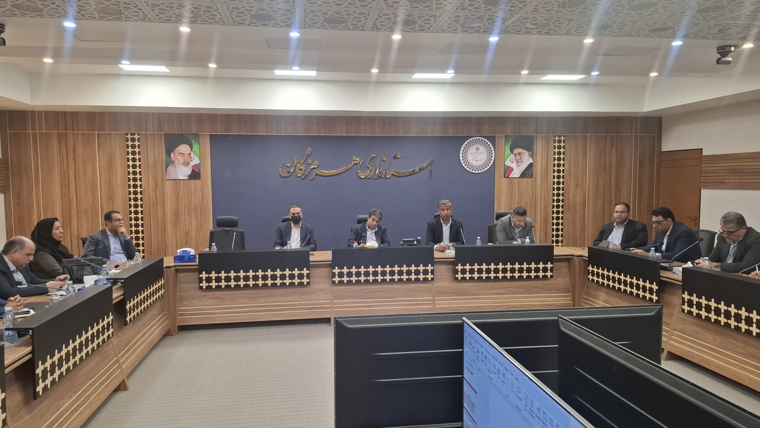 نخستین جلسه ستاد اجرایی خدمات سفر هرمزگان ویژه نوروز ۱۴۰۵ برگزار شد/ نوروزگاه شهرستانها در بندرعباس برگزار میشود نخستین جلسه ستاد اجرایی خدمات سفر هرمزگان ویژه نوروز ۱۴۰۵ برگزار شد/ نوروزگاه شهرستانها در بندرعباس برگزار میشود