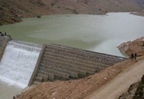 آبگیری ۸۰ درصد سازههای آبخیزداری شهرستان پارسیان در پی بارندگیهای اخیر