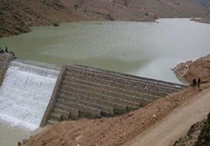 آبگیری ۸۰ درصد سازههای آبخیزداری شهرستان پارسیان در پی بارندگیهای اخیر آبگیری ۸۰ درصد سازههای آبخیزداری شهرستان پارسیان در پی بارندگیهای اخیر