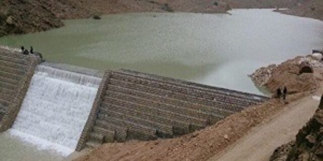 آبگیری ۸۰ درصد سازههای آبخیزداری شهرستان پارسیان در پی بارندگیهای اخیر آبگیری ۸۰ درصد سازههای آبخیزداری شهرستان پارسیان در پی بارندگیهای اخیر