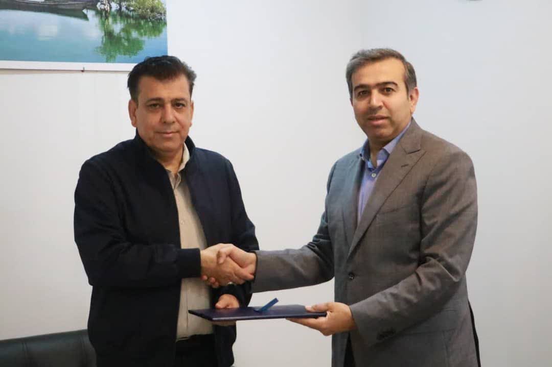 تقدیر از مدیرکل بنیاد مسکن انقلاب اسلامی استان هرمزگان تقدیر از مدیرکل بنیاد مسکن انقلاب اسلامی استان هرمزگان