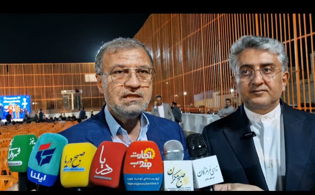 بازسازی زمین ورزشی محله ۶۰۰ دستگاه؛ نماد خدمت صادقانه در دهه فجر+فیلم