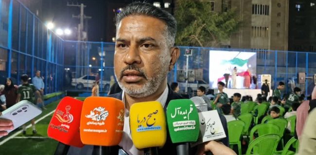 بهره‌برداری از زمین ورزشی گمبرون در منطقه یک بندرعباس+فیلم